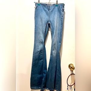 Free people, stretchy bell, bottom, jeans with elastic waist